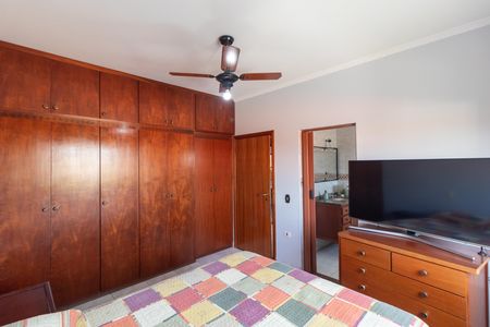 Casa à venda com 237m², 3 quartos e 6 vagas Casa à venda com 237m², 3 quartos e 6 vagasSuíte