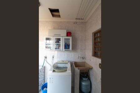 Casa à venda com 237m², 3 quartos e 6 vagas Casa à venda com 237m², 3 quartos e 6 vagasÁrea de Serviço