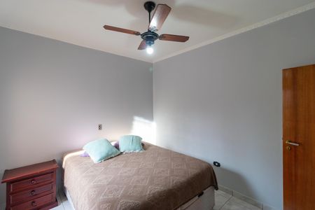 Casa à venda com 237m², 3 quartos e 6 vagas Casa à venda com 237m², 3 quartos e 6 vagasQuarto 01