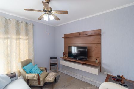 Casa à venda com 237m², 3 quartos e 6 vagas Casa à venda com 237m², 3 quartos e 6 vagasSalas
