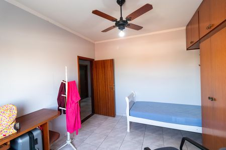 Casa à venda com 237m², 3 quartos e 6 vagas Casa à venda com 237m², 3 quartos e 6 vagasQuarto 02