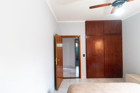 Casa à venda com 237m², 3 quartos e 6 vagas Casa à venda com 237m², 3 quartos e 6 vagasQuarto 01