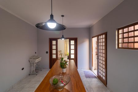 Casa à venda com 237m², 3 quartos e 6 vagas Casa à venda com 237m², 3 quartos e 6 vagasSalas