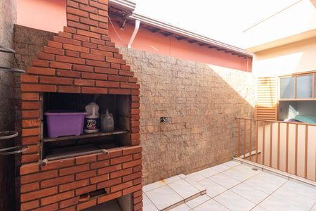 Casa à venda com 237m², 3 quartos e 6 vagas Casa à venda com 237m², 3 quartos e 6 vagasChurrasqueira