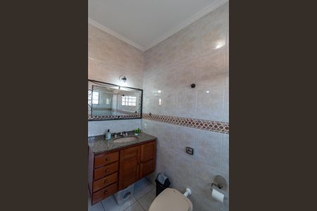Casa à venda com 237m², 3 quartos e 6 vagas Casa à venda com 237m², 3 quartos e 6 vagasBanheiro da Suíte