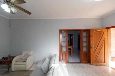 Casa à venda com 237m², 3 quartos e 6 vagas Casa à venda com 237m², 3 quartos e 6 vagasSalas