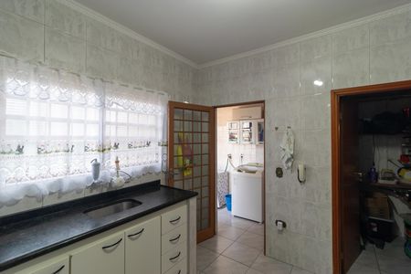 Casa à venda com 237m², 3 quartos e 6 vagas Casa à venda com 237m², 3 quartos e 6 vagasCozinha