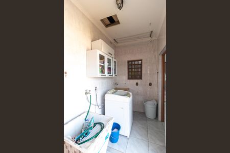 Casa à venda com 237m², 3 quartos e 6 vagas Casa à venda com 237m², 3 quartos e 6 vagasÁrea de Serviço