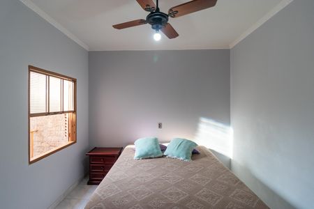 Casa à venda com 237m², 3 quartos e 6 vagas Casa à venda com 237m², 3 quartos e 6 vagasQuarto 01