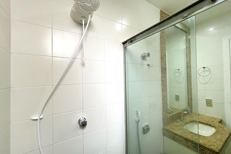 Banheiro social de apartamento para alugar com 3 quartos, 110m² em Buritis, Belo Horizonte