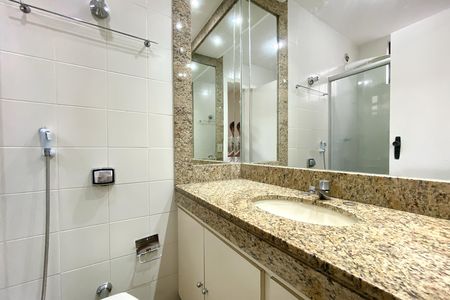 Apartamento para alugar com 110m², 3 quartos e 2 vagas Apartamento para alugar com 110m², 3 quartos e 2 vagasBanheiro da Suíte