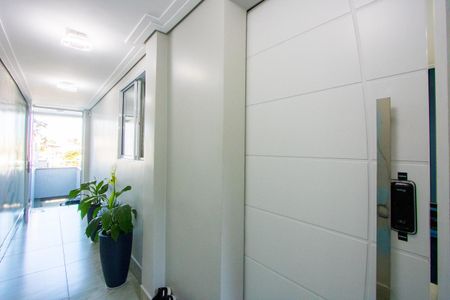Casa à venda com 100m², 2 quartos e 1 vaga Casa à venda com 100m², 2 quartos e 1 vagaCorredor externo