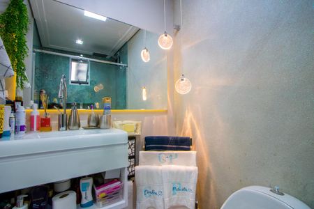 Casa à venda com 100m², 2 quartos e 1 vaga Casa à venda com 100m², 2 quartos e 1 vagaBanheiro do quarto 1