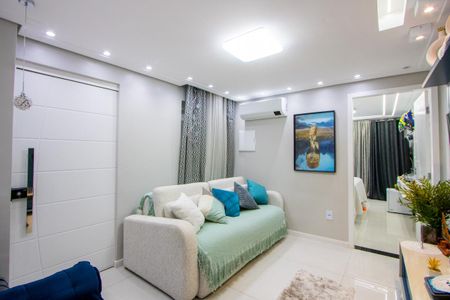 Sala de casa à venda com 2 quartos, 100m² em Jardim Cristiane, Santo André