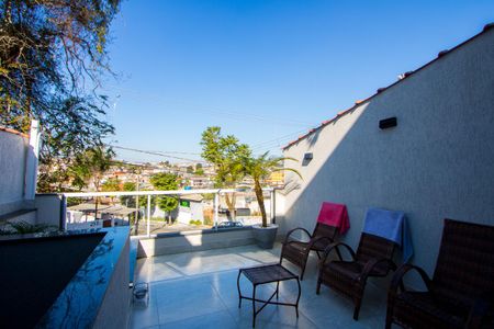 Casa à venda com 100m², 2 quartos e 1 vaga Casa à venda com 100m², 2 quartos e 1 vagaÁrea externa frontal