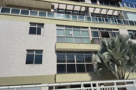 Apartamento para alugar com 140m², 3 quartos e 2 vagas