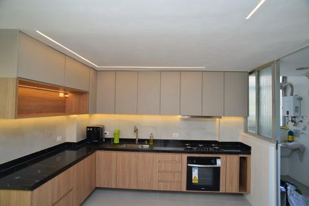 Apartamento para alugar com 140m², 3 quartos e 2 vagas