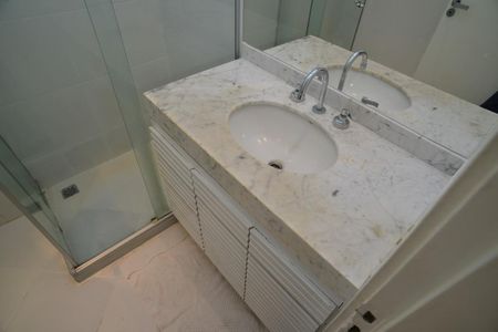 Apartamento para alugar com 140m², 3 quartos e 2 vagas