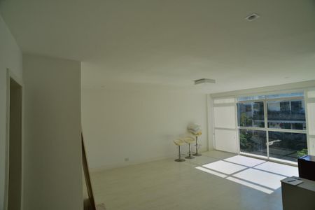Apartamento para alugar com 140m², 3 quartos e 2 vagas