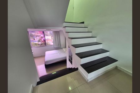 Studio à venda com 42m², 1 quarto e 1 vagaEscadas