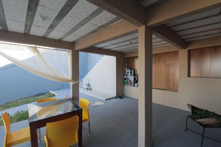 Área Externa de casa à venda com 3 quartos, 360m² em Céu Anil (justinópolis), Belo Horizonte