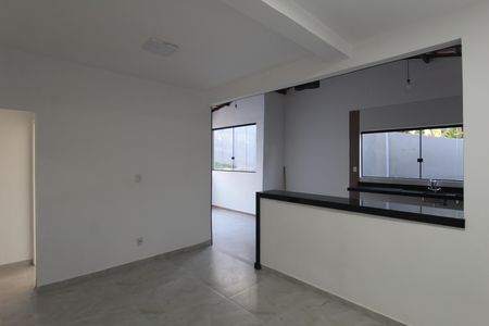 Sala de casa à venda com 3 quartos, 360m² em Céu Anil (justinópolis), Belo Horizonte