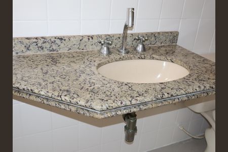 Apartamento para alugar com 79m², 3 quartos e 1 vagaBanheiro suíte