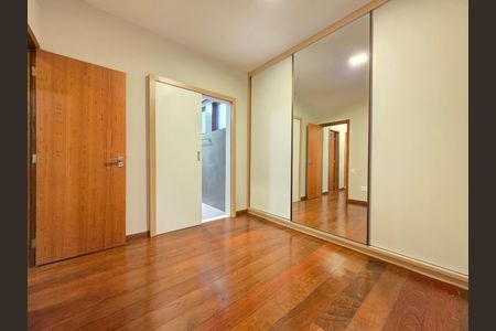 Apartamento à venda com 95m², 3 quartos e 2 vagas Apartamento à venda com 95m², 3 quartos e 2 vagasQuarto Suíte
