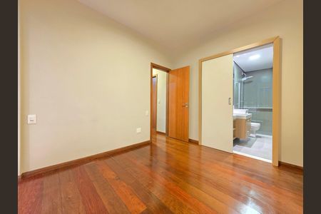 Apartamento à venda com 95m², 3 quartos e 2 vagas Apartamento à venda com 95m², 3 quartos e 2 vagasQuarto Suíte