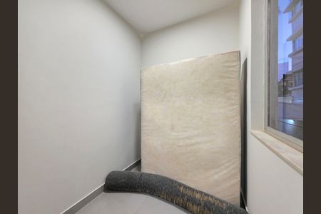 Apartamento à venda com 95m², 3 quartos e 2 vagas Apartamento à venda com 95m², 3 quartos e 2 vagasQuarto de serviço
