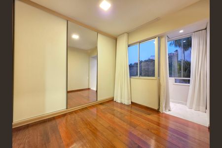 Apartamento à venda com 95m², 3 quartos e 2 vagas Apartamento à venda com 95m², 3 quartos e 2 vagasQuarto Suíte