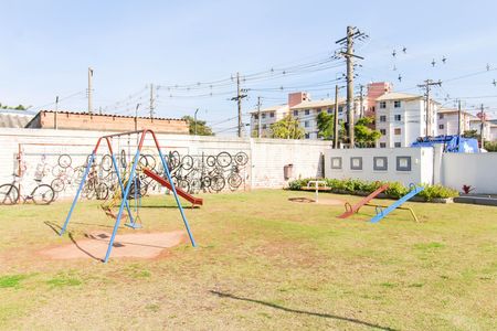 Apartamento para alugar com 42m², 2 quartos e 1 vaga Apartamento para alugar com 42m², 2 quartos e 1 vagaÁrea comum - Playground