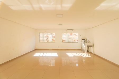 Apartamento para alugar com 42m², 2 quartos e 1 vaga Apartamento para alugar com 42m², 2 quartos e 1 vagaÁrea comum - Salão de festas