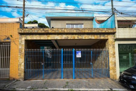 Casa à venda com 160m², 2 quartos e 2 vagas Casa à venda com 160m², 2 quartos e 2 vagasFachada