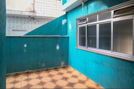 Casa à venda com 160m², 2 quartos e 2 vagas Casa à venda com 160m², 2 quartos e 2 vagasQuintal