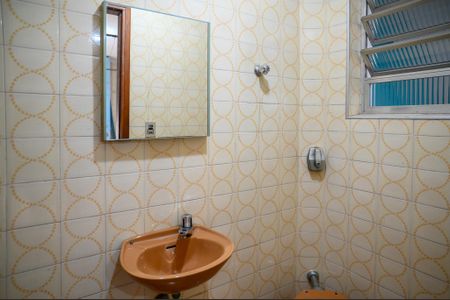 Casa à venda com 160m², 2 quartos e 2 vagas Casa à venda com 160m², 2 quartos e 2 vagasBanheiro de Serviço