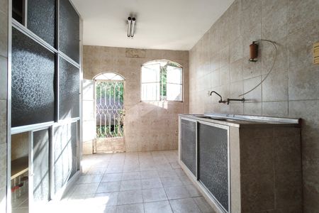 Casa à venda com 257m², 4 quartos e 2 vagas Casa à venda com 257m², 4 quartos e 2 vagasCozinha