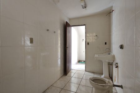 Casa à venda com 257m², 4 quartos e 2 vagas Casa à venda com 257m², 4 quartos e 2 vagasBanheiro Social