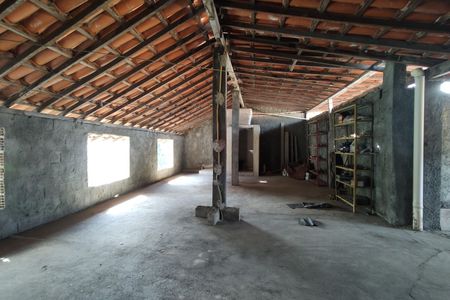 Casa à venda com 257m², 4 quartos e 2 vagas Casa à venda com 257m², 4 quartos e 2 vagassótão
