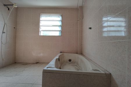 Casa à venda com 257m², 4 quartos e 2 vagas Casa à venda com 257m², 4 quartos e 2 vagasBanheiro da Suíte