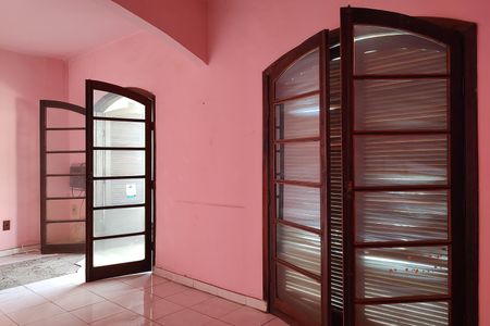 Casa à venda com 257m², 4 quartos e 2 vagas Casa à venda com 257m², 4 quartos e 2 vagasQuarto 1