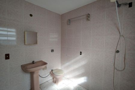 Casa à venda com 257m², 4 quartos e 2 vagas Casa à venda com 257m², 4 quartos e 2 vagasBanheiro da Suíte