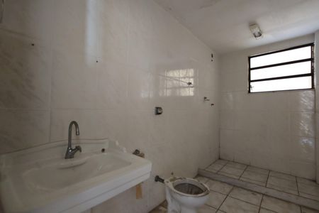 Casa à venda com 257m², 4 quartos e 2 vagas Casa à venda com 257m², 4 quartos e 2 vagasBanheiro Social