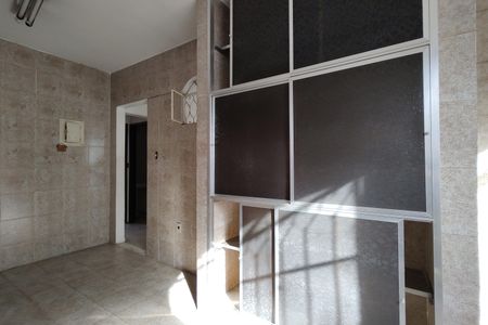 Casa à venda com 257m², 4 quartos e 2 vagas Casa à venda com 257m², 4 quartos e 2 vagasCozinha