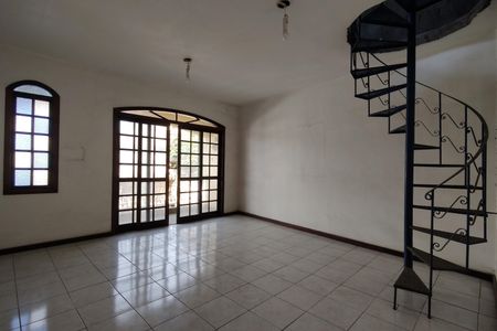 Casa à venda com 257m², 4 quartos e 2 vagas Casa à venda com 257m², 4 quartos e 2 vagasQuarto 2