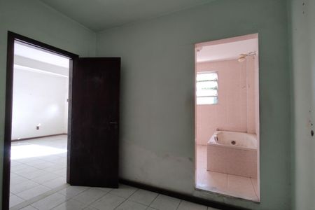 Casa à venda com 257m², 4 quartos e 2 vagas Casa à venda com 257m², 4 quartos e 2 vagasCloset da suíte 4