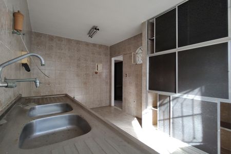 Casa à venda com 257m², 4 quartos e 2 vagas Casa à venda com 257m², 4 quartos e 2 vagasCozinha