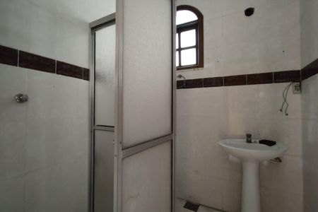 Casa à venda com 257m², 4 quartos e 2 vagas Casa à venda com 257m², 4 quartos e 2 vagasBanheiro Social