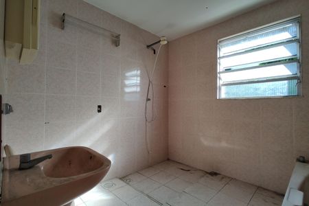 Casa à venda com 257m², 4 quartos e 2 vagas Casa à venda com 257m², 4 quartos e 2 vagasBanheiro da Suíte