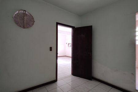 Casa à venda com 257m², 4 quartos e 2 vagas Casa à venda com 257m², 4 quartos e 2 vagasCloset da suíte 4